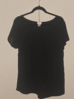 NEON SOUL Black Short-Sleeve Pocket Tee - Easy Everyday Top